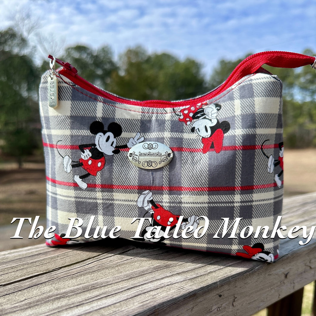 Zipper Pouch - Mickey (BELIEVE zipper pull)