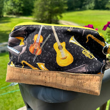 Load image into Gallery viewer, CLEARANCE - Zipper pouch - Musical
