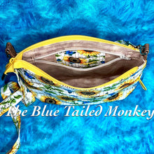 Load image into Gallery viewer, Starburn Crossbody Bag - Sunflowers
