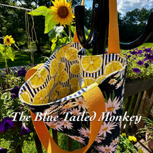 Load image into Gallery viewer, Market Tote -  DAISY / LEMON

